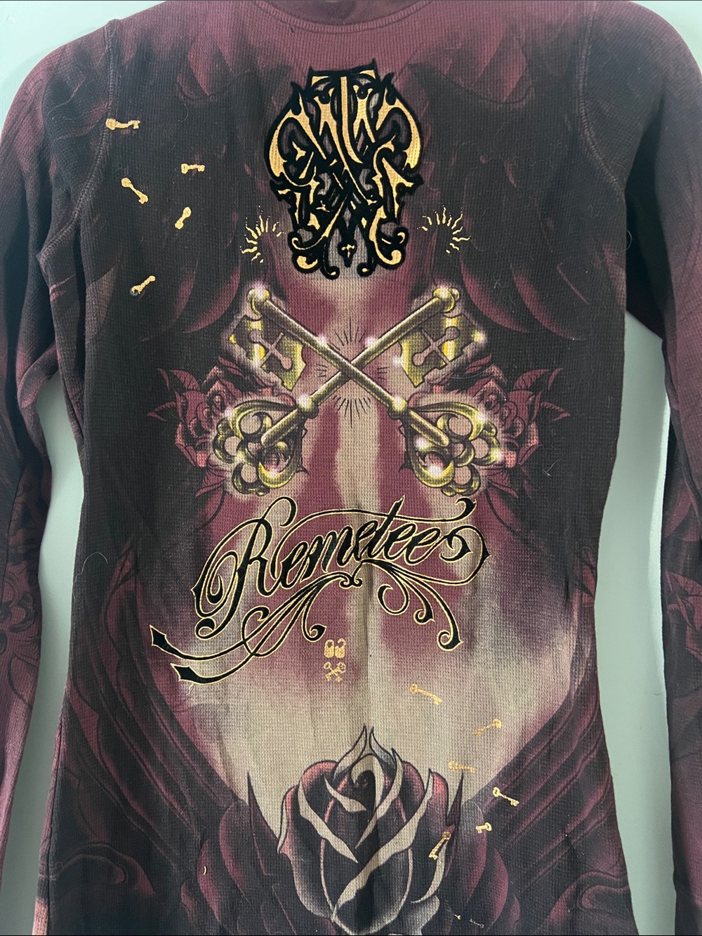 Remetee V-Neck thermal long sleeve Shirt - Burgundy Skull & Rose Design